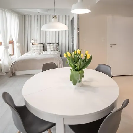 Z Widokiem Na Dworek