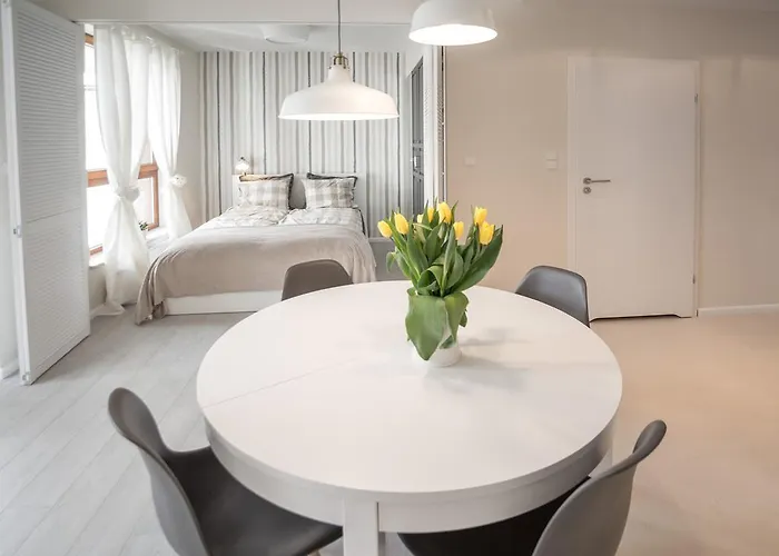 Z Widokiem Na Dworek